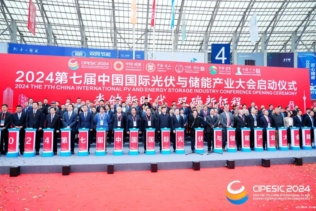 1733813921105707.jpg 1733813921105707.jpg